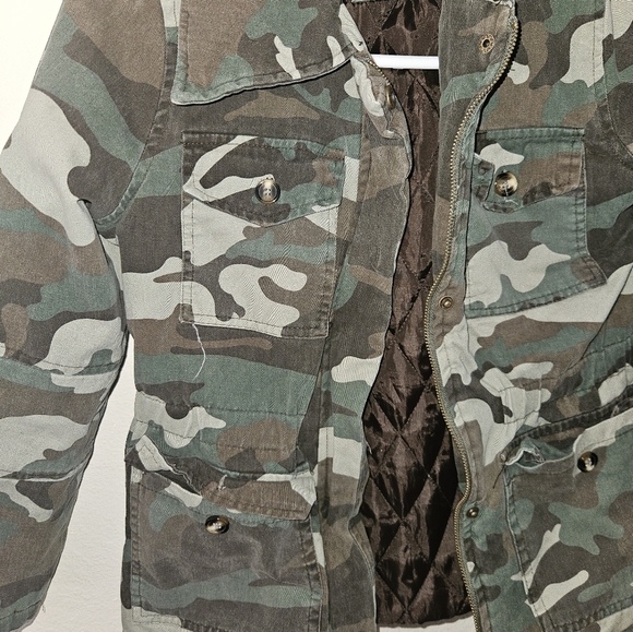 Me Jane Girls Camouflage Coat Size 12 - Picture 4 of 12
